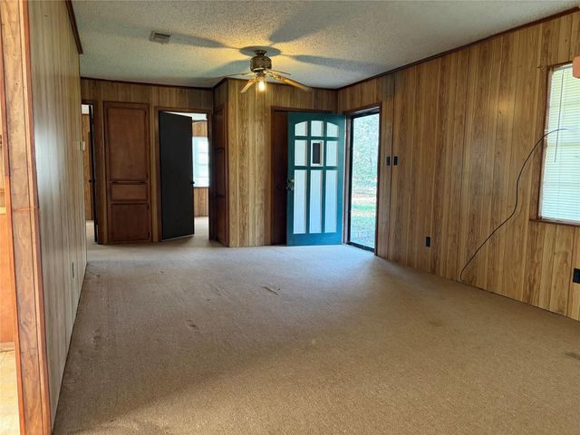 221 Yellowstone, Livingston, TX 77351