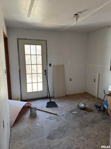 1123 S MAXWELL Road, Peoria, IL 61607