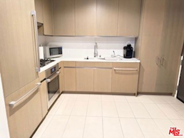 889 Francisco Street 710, Los Angeles, CA 90017