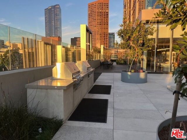 889 Francisco Street 710, Los Angeles, CA 90017