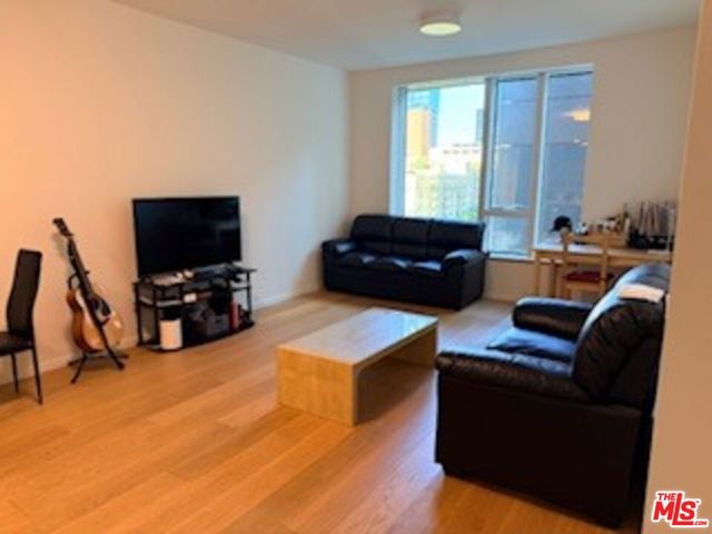 889 Francisco Street 710, Los Angeles, CA 90017