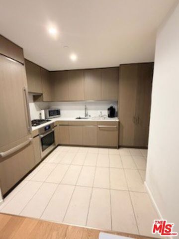 889 Francisco Street 710, Los Angeles, CA 90017