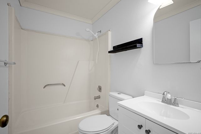 9442 Cliff Way, San Antonio, TX 78250