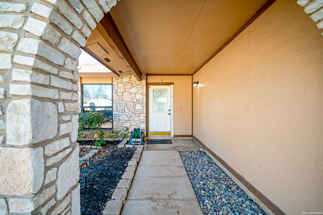 9442 Cliff Way, San Antonio, TX 78250