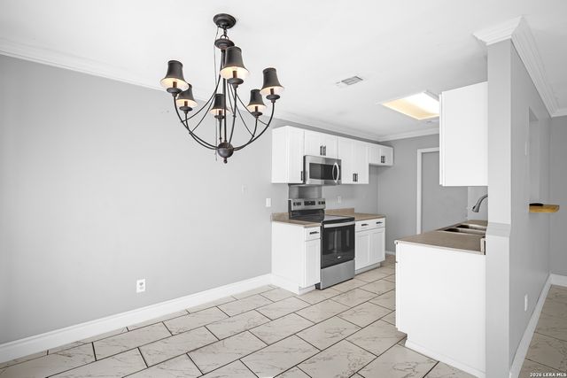 9442 Cliff Way, San Antonio, TX 78250