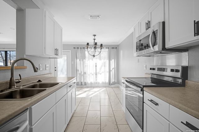 9442 Cliff Way, San Antonio, TX 78250