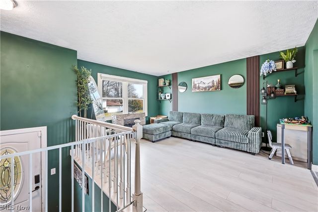 465 S Colonial Drive, Cortland, OH 44410