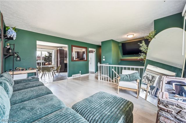 465 S Colonial Drive, Cortland, OH 44410