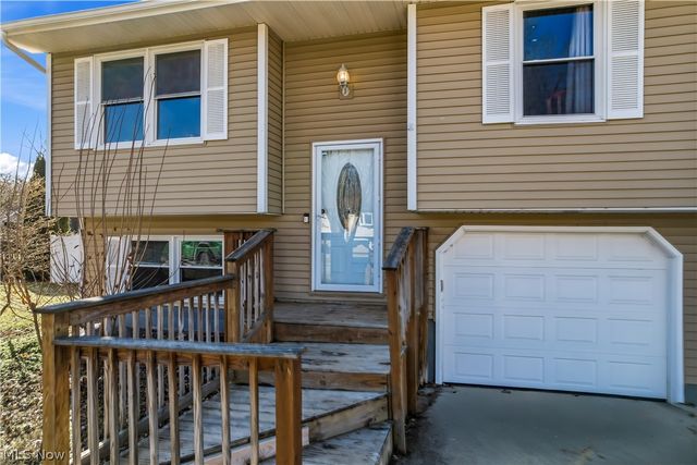 465 S Colonial Drive, Cortland, OH 44410