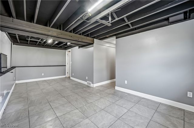 465 S Colonial Drive, Cortland, OH 44410