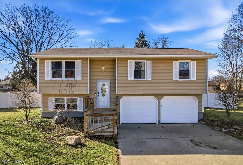 465 S Colonial Drive, Cortland, OH 44410