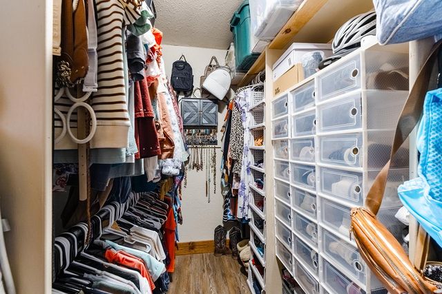 1001 Gravel Pit RD, Taylor, TX 76574