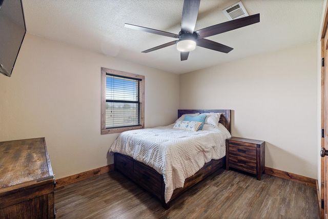 1001 Gravel Pit RD, Taylor, TX 76574