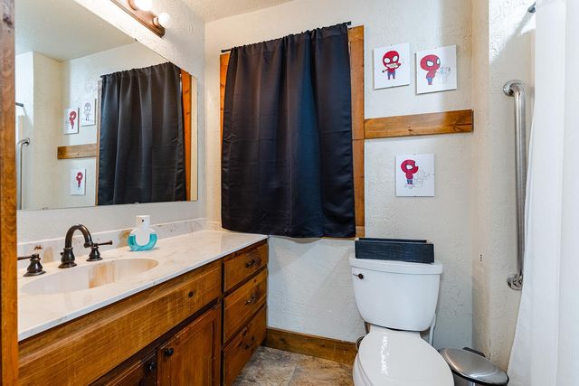 1001 Gravel Pit RD, Taylor, TX 76574