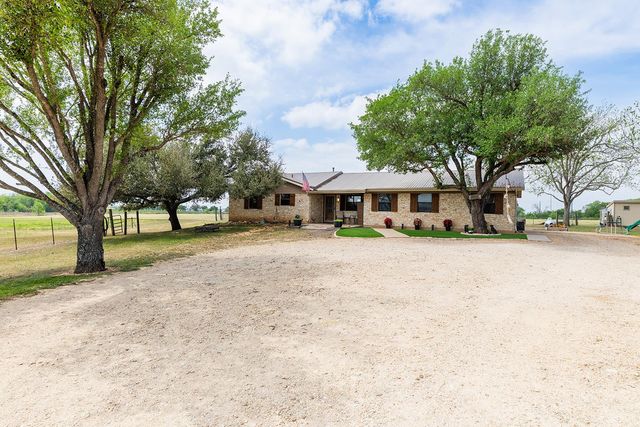 1001 Gravel Pit RD, Taylor, TX 76574