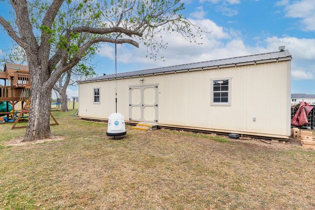 1001 Gravel Pit RD, Taylor, TX 76574