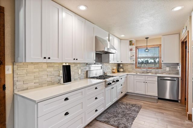 1001 Gravel Pit RD, Taylor, TX 76574
