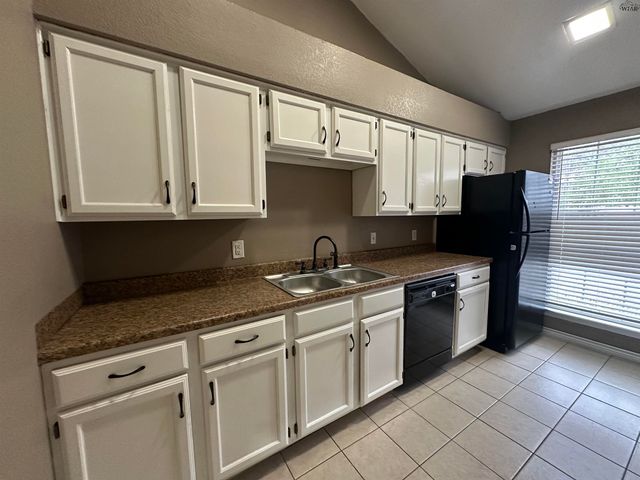 5123 RIDGECREST DRIVE, Wichita Falls, TX 76310