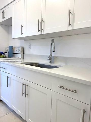 1204 NE 5th Avenue 3, Fort Lauderdale, FL 33304