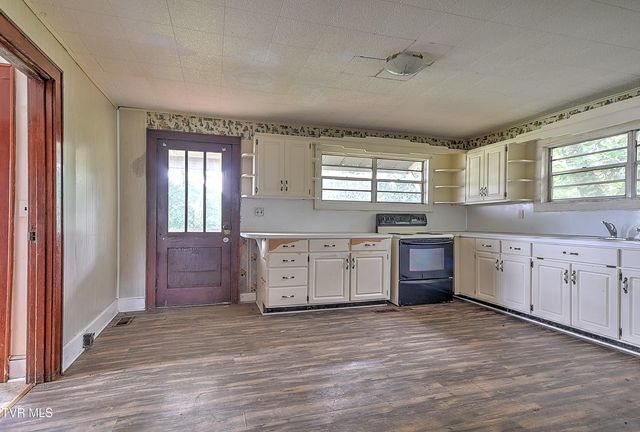 900 Fairview Avenue, Kingsport, TN 37660