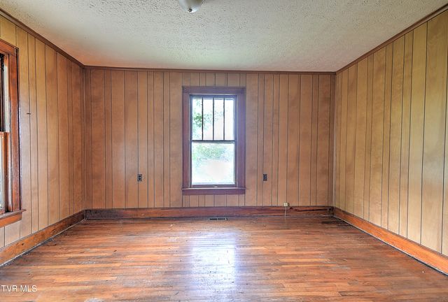900 Fairview Avenue, Kingsport, TN 37660