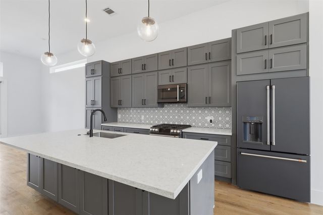 2213 Francis Street, Houston, TX 77004