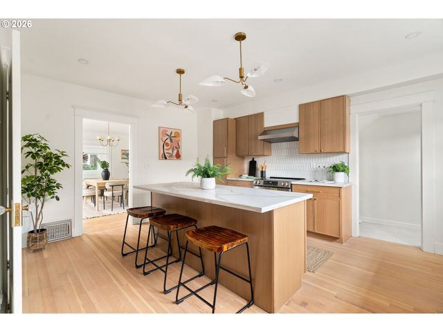 3976 Ne 12TH Ave, Portland, OR 97212