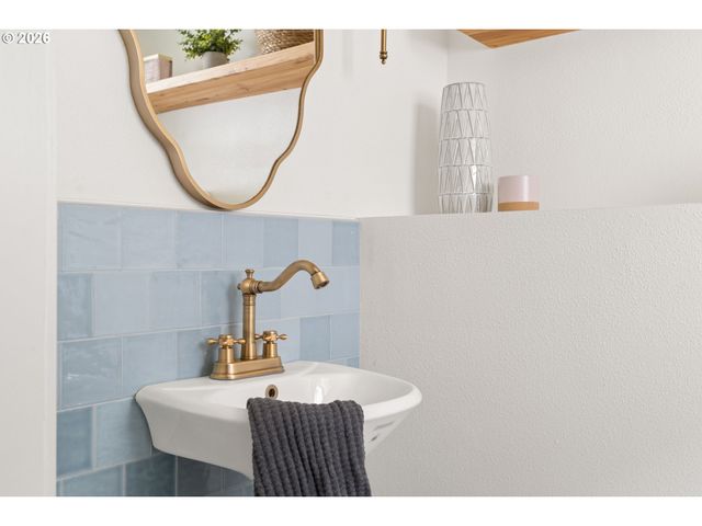 3976 Ne 12TH Ave, Portland, OR 97212