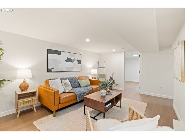 3976 Ne 12TH Ave, Portland, OR 97212