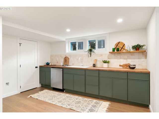 3976 Ne 12TH Ave, Portland, OR 97212