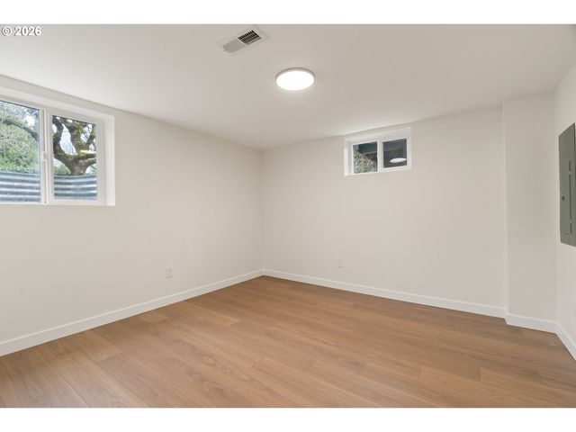 3976 Ne 12TH Ave, Portland, OR 97212