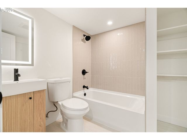 3976 Ne 12TH Ave, Portland, OR 97212