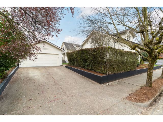 3976 Ne 12TH Ave, Portland, OR 97212