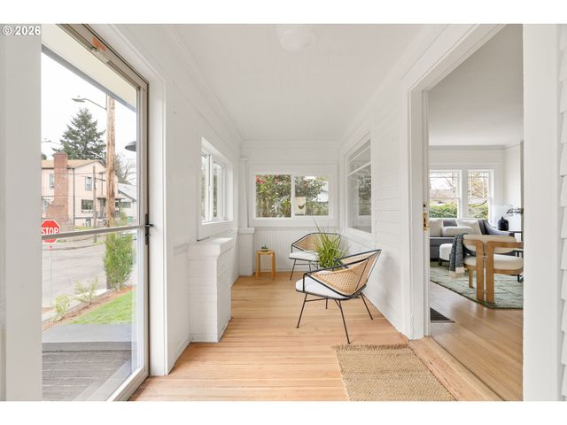 3976 Ne 12TH Ave, Portland, OR 97212