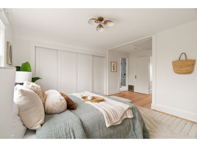 3976 Ne 12TH Ave, Portland, OR 97212