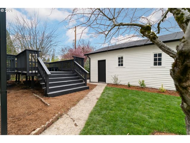 3976 Ne 12TH Ave, Portland, OR 97212
