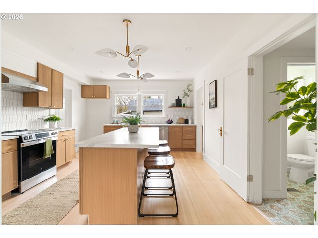 3976 Ne 12TH Ave, Portland, OR 97212