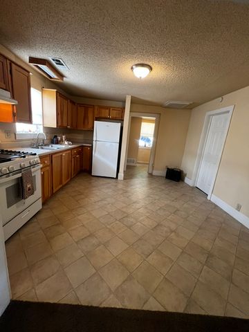 160 E Meadow Street, Fayetteville, AR 72701