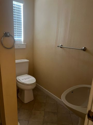 160 E Meadow Street, Fayetteville, AR 72701