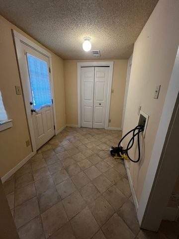 160 E Meadow Street, Fayetteville, AR 72701