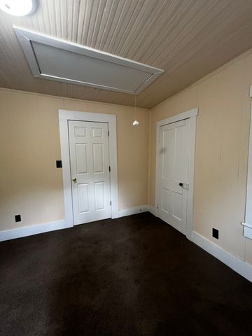 160 E Meadow Street, Fayetteville, AR 72701