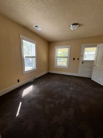 160 E Meadow Street, Fayetteville, AR 72701