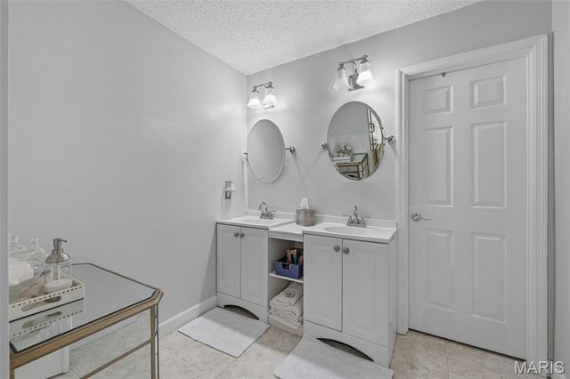 13376 East Lane, Mehlville, MO 63128