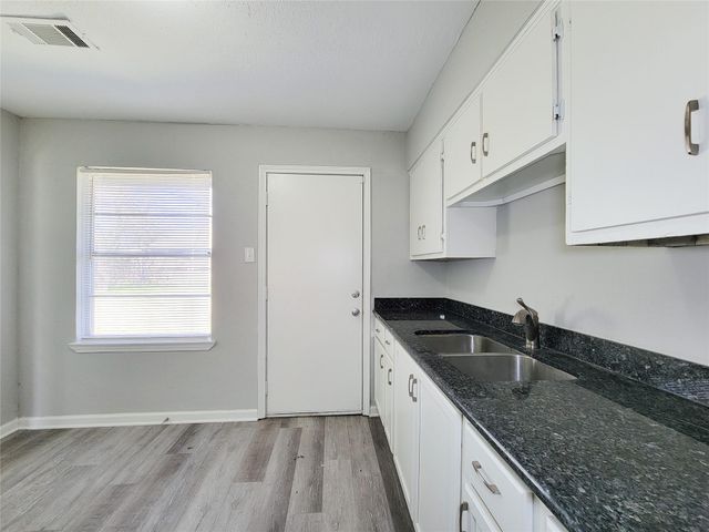 5835 Kenilwood Drive, Houston, TX 77033