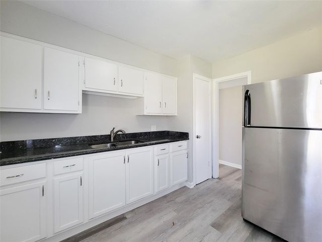 5835 Kenilwood Drive, Houston, TX 77033