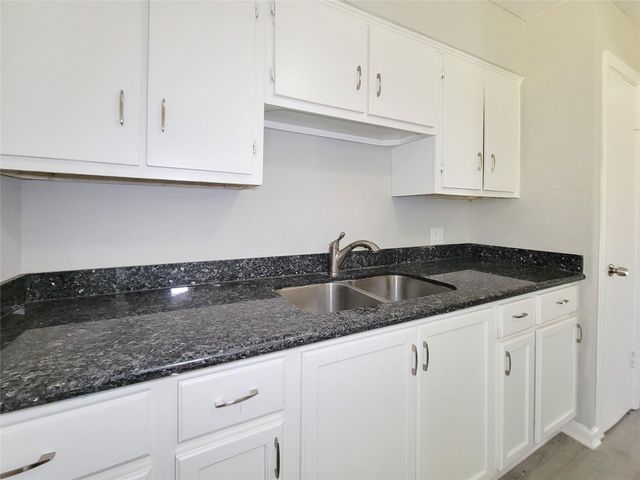 5835 Kenilwood Drive, Houston, TX 77033