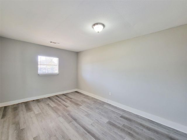 5835 Kenilwood Drive, Houston, TX 77033