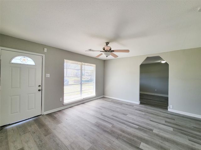 5835 Kenilwood Drive, Houston, TX 77033