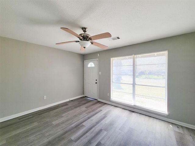 5835 Kenilwood Drive, Houston, TX 77033