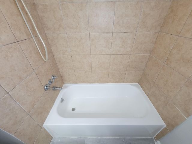 5835 Kenilwood Drive, Houston, TX 77033